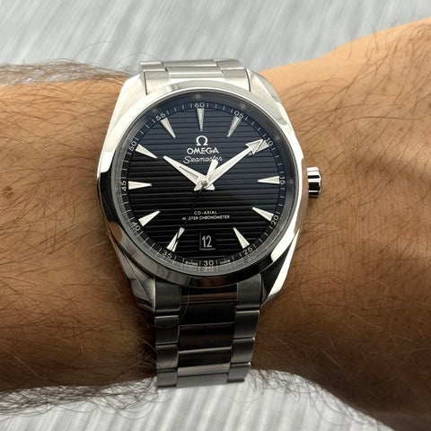 Omega Seamaster Aqua Terra Master Chronometer Ref. 220.10.38.20.01.001 | Full-Set 08/2022 | Omega Garantie 08/2027 | Black Dial | 38mm | Co-Axial | VIP