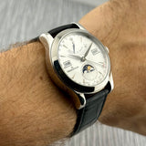 Jaeger-LeCoultre Master Calendar Ref. Q151842A | Full-Set 2007 | Serviced 07/2026 | Day-Date-Month | 40mm | Silver Dial | Top