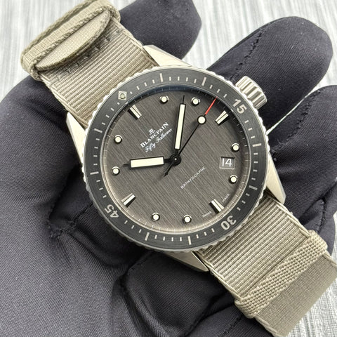 Blancpain Fifty Fathoms Bathyscaphe Ref. 5000-1210-NAGA | Full-Set 2022 | Unworn | 43mm | Titan | Titanium | Top | VIP