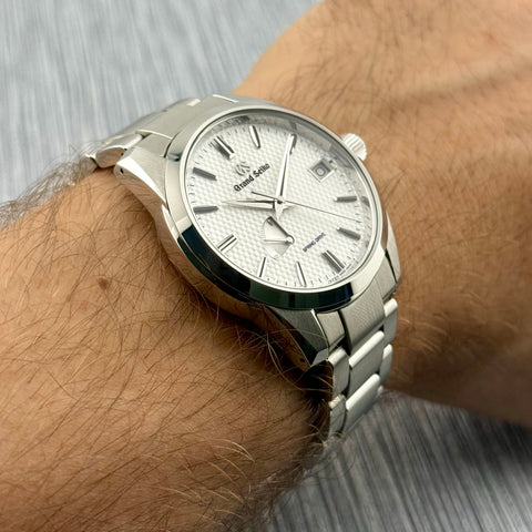 Grand Seiko Spring Drive Ref. SBGA225 | Full-Set 10/2023 | Grand Seiko Garantie 10/2028 | Neue Referenz | 39.4mm | White Dial | VIP