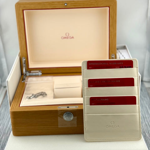 Omega Seamaster Aqua Terra Co-Axial Ref. 220.10.41.21.02.001 | Full-Set 08/2023 | Omega Garantie 08/2027 | Silver Dial | 41mm | Top | VIP