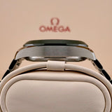 Omega Seamaster Aqua Terra Worldtimer Ref. 22030432210001 | Full-Set 03/2024 | Garantie 03/2029 | Like New | 43mm | Top