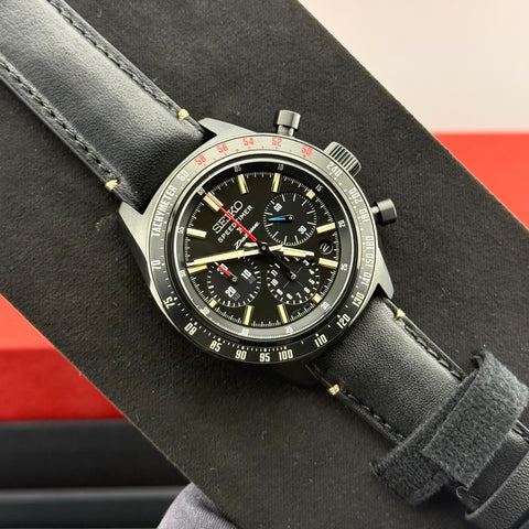 Seiko Prospex Speedtimer Datsun Limited Edition Ref. SRQ057J1 | NEU | 2025 | Unworn | Limited Edition 500pcs worldwide | In Stock | Top | VIP