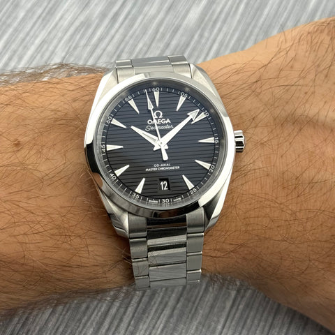 Omega Seamaster Aqua Terra Master Chronometer Ref. 220.10.38.20.01.001 | Full-Set 08/2022 | Omega Garantie 08/2027 | Black Dial | 38mm | Co-Axial | VIP