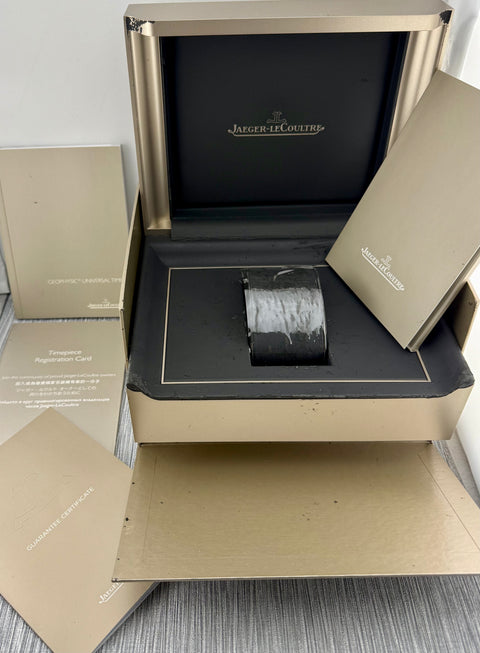 Jaeger-LeCoultre Geophysic Universal Time Ref. Q8108420 | Full-Set 09/2016 | Serviced 04/2026 | Top Condition | 41.6mm | Selten