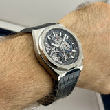 Zenith Defy El Primero 21 44mm Chronograph Ref. 95.9000.9004/78.R582 | Full-Set 06/2026 | Zenith Garantie 06/2031 | NEU | Unworn | Titan