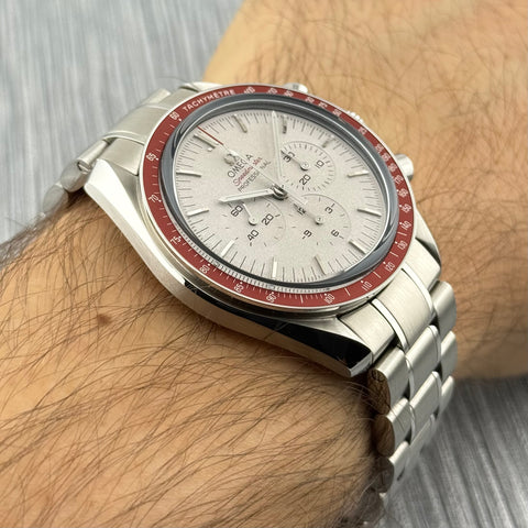 Omega Speedmaster Moonwatch Tokyo 2020 „Rising Sun“ Ref. 52230423006001 | Full-Set 10/2024 | Limited Edition 2020 | 42mm | Rare | Top