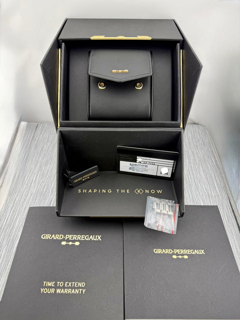Girard-Perregaux Laureato Chronograph 42 Ref. 81020-11-131-11A | Full-Set 01/2023 | GP Garantie 1/2028 | Panda | Top Condition
