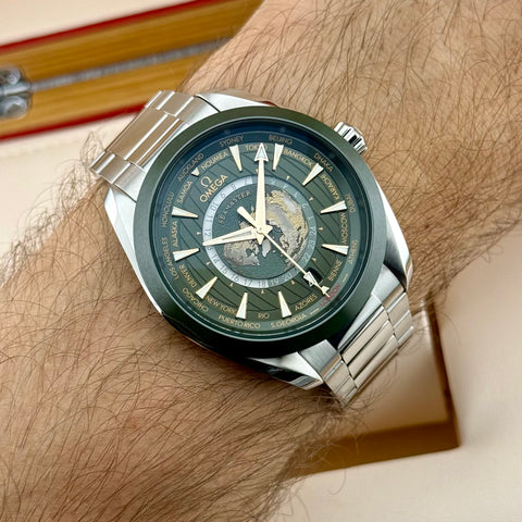 Omega Seamaster Aqua Terra Worldtimer Ref. 22030432210001 | Full-Set 03/2024 | Garantie 03/2029 | Like New | 43mm | Top