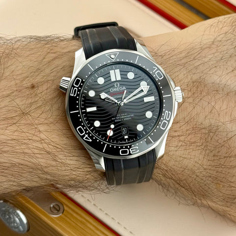 Omega Seamaster Diver 300M Ref. 210.32.42.20.01.001 | Full-Set 12/2024 | Unworn | Ungetragen | Automatic | 42mm | Omega Garantie 12/2029