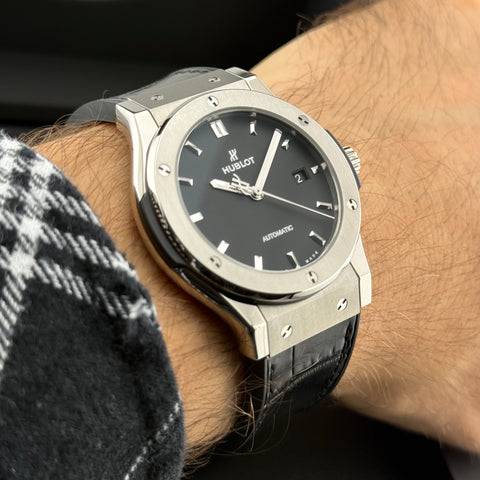 Hublot Classic Fusion Ref. 542NX1171LR | Full-Set 09/2021 | Titan | 42mm | Black Dial | Automatic | Top