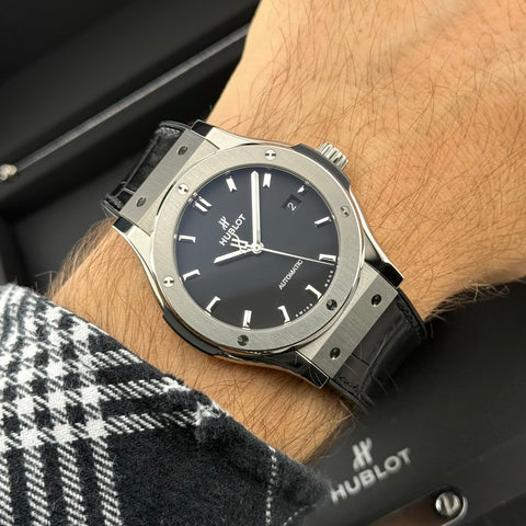 Hublot Classic Fusion Ref. 542NX1171LR | Full-Set 09/2021 | Titan | 42mm | Black Dial | Automatic | Top