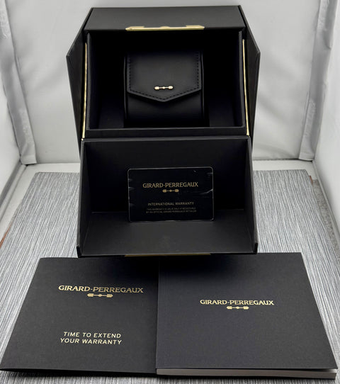 Girard Perregaux Laureato Ref. 81010-11-3153- 1CM | Full-Set 02/2025 | Unworn | 42mm | Automatic | Green Dial | Top | VIP