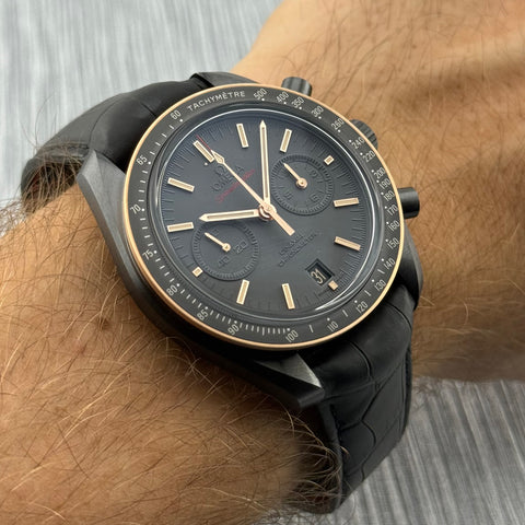 Omega Speedmaster Dark Side of the Moon Sedna Black Ref. 31163445106001 | Full-Set 05/2023 | Omega Garantie 05/2027 | 44.25mm | Keramik | Top | VIP