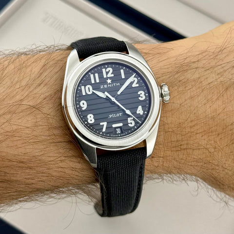 Zenith Pilot Automatic 40 Ref. 03.4000.3620/21.I001 | Full-Set 11/2024 |  Garantie 11/2029 | Ungetragen | Unworn | Top