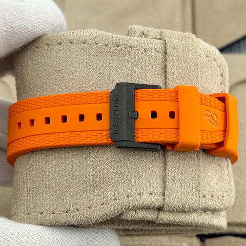 Breitling Endurance Pro Ref. X82310A51B1S2 | Full-Set 01/2026 | NEU | Quartz | Orange | Top