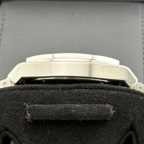 Girard-Perregaux Laureato Chronograph 42 Ref. 81020-11-131-11A | Full-Set 01/2023 | GP Garantie 1/2028 | Panda | Top Condition