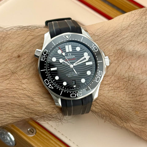 Omega Seamaster Diver 300M Ref. 210.32.42.20.01.001 | Full-Set 12/2024 | Unworn | Ungetragen | Automatic | 42mm | Omega Garantie 12/2029