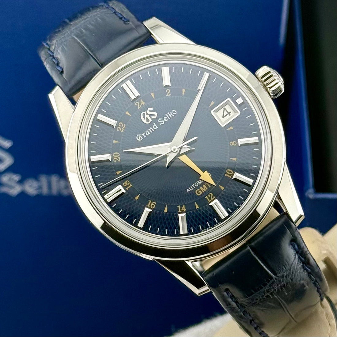 Grand Seiko Elegance Collection GMT Ref. SBGM257 | Full-Set 08/2026 | GS Garantie 08/2031 | NEU | Unworn