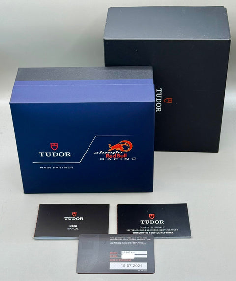 Tudor Pelagos FXD Chrono Alinghi Ref. 25807KN | Full-Set 07/2024 | Unworn | Ungetragen | Red Bull | 43mm | Carbon | Top | VIP