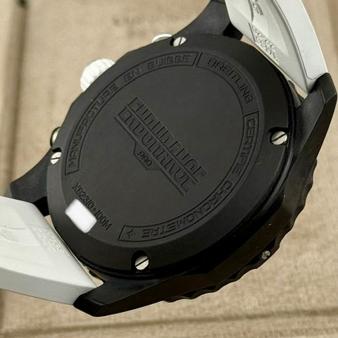 Breitling Endurance Pro 44 Ref. X82310A71B1S1 | Full-Set 2023 | Quartz | Weiß | 44mm | Top