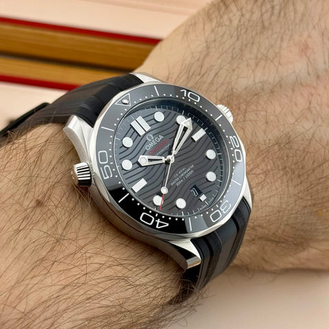 Omega Seamaster Diver 300M Ref. 210.32.42.20.01.001 | Full-Set 12/2024 | Unworn | Ungetragen | Automatic | 42mm | Omega Garantie 12/2029