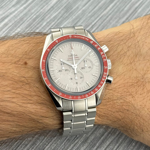 Omega Speedmaster Moonwatch Tokyo 2020 „Rising Sun“ Ref. 52230423006001 | Full-Set 10/2024 | Limited Edition 2020 | 42mm | Rare | Top