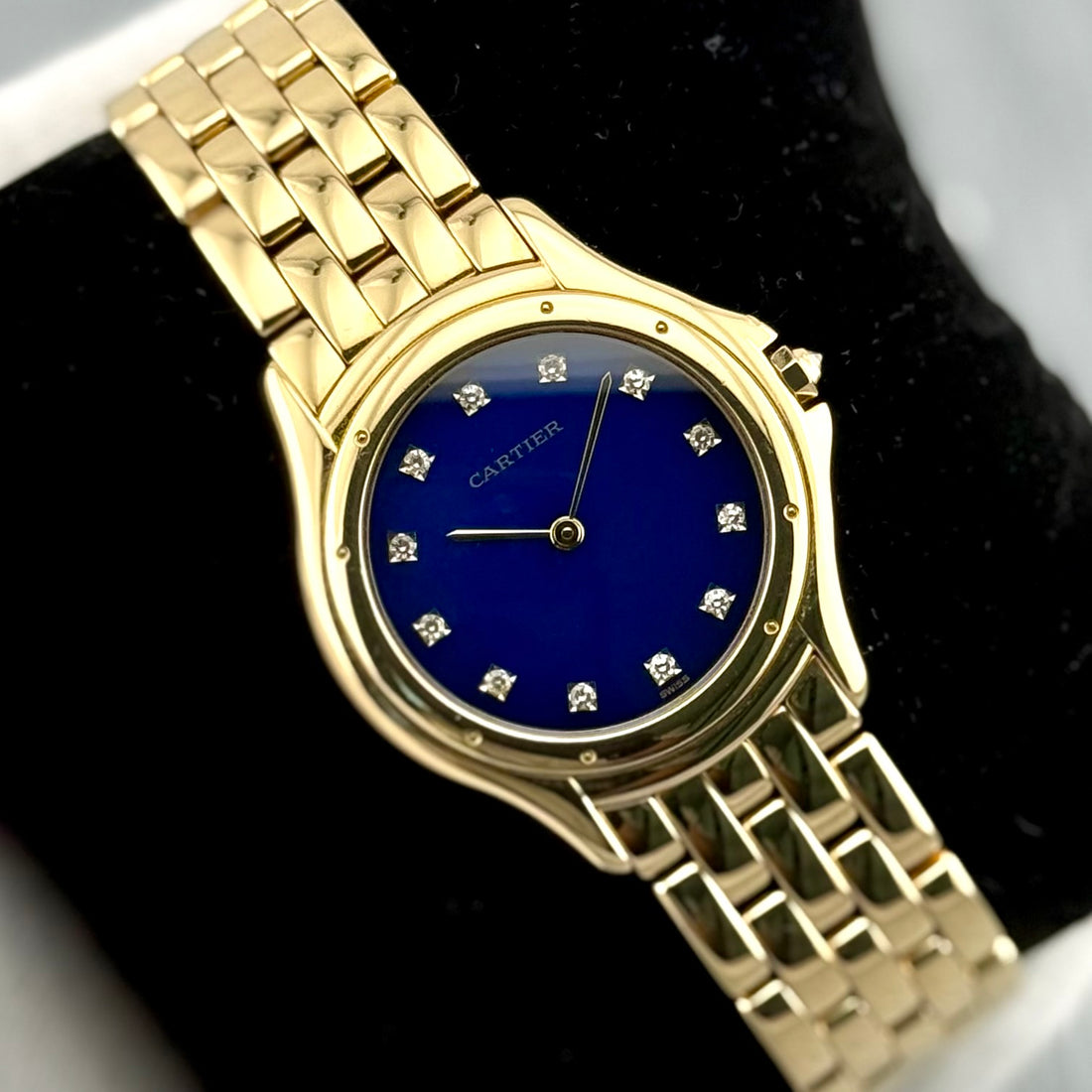 Cartier Cougar Ref. 887905 | Factory Blue Enamel (Emaille) Dia Dial | 18k Yellow Gold | 114.45 gr. | 33mm | Top