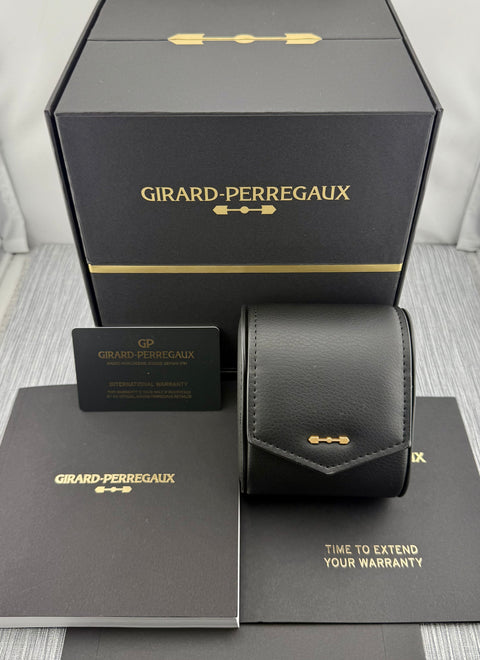 Girard-Perregaux Laureato Chronograph 42 Ref. 81020-11-131-11A | Full-Set 01/2023 | GP Garantie 01/2028 | Panda Dial | Like New | VIP