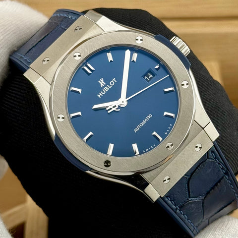 Hublot Classic Fusion Titanium Blue Ref. 542. NX.7170.LR | Full-Set 06/2026 | Hublot Garantie 06/2036 | NEW | Unworn