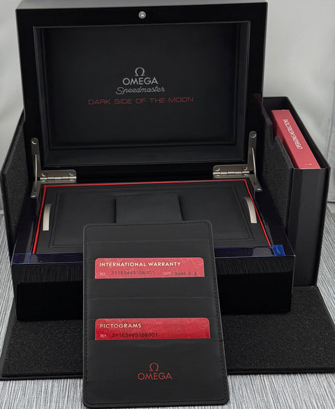 Omega Speedmaster Dark Side of the Moon Sedna Black Ref. 31163445106001 | Full-Set 05/2023 | Omega Garantie 05/2027 | 44.25mm | Keramik | Top | VIP