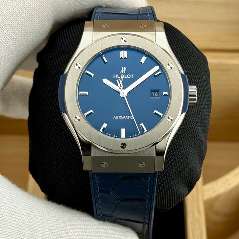 Hublot Classic Fusion Titanium Blue Ref. 542. NX.7170.LR | Full-Set 06/2026 | Hublot Garantie 06/2036 | NEW | Unworn