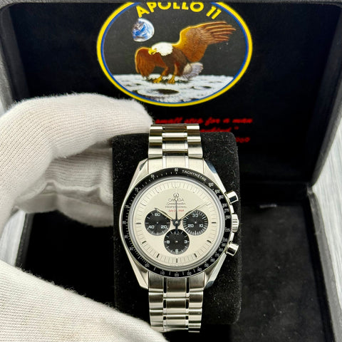 Omega Speedmaster Apollo 11 35th Anniversary Ref. 35693100 | Full-Set 2005 | Serviced 11/2025 | Limited Edition | Panda Dial | 42mm | Handaufzug | Top
