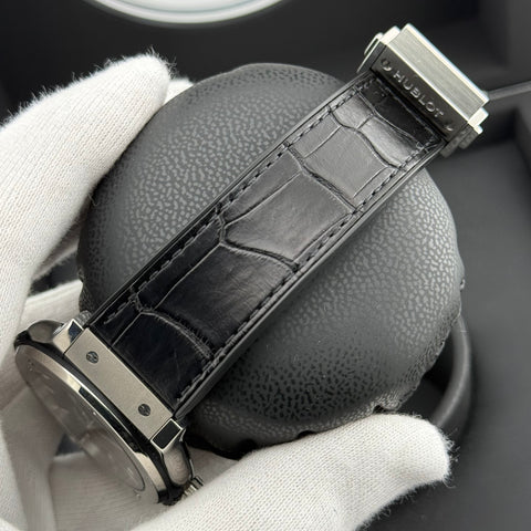 Hublot Classic Fusion Ref. 542NX1171LR | Full-Set 09/2021 | Titan | 42mm | Black Dial | Automatic | Top