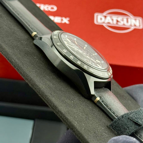 Seiko Prospex Speedtimer Datsun Limited Edition Ref. SRQ057J1 | NEU | 2025 | Unworn | Limited Edition 500pcs worldwide | In Stock | Top | VIP