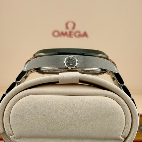 Omega Seamaster Aqua Terra Worldtimer Ref. 22030432210001 | Full-Set 03/2024 | Garantie 03/2029 | Like New | 43mm | Top