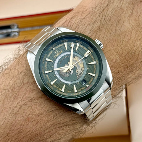 Omega Seamaster Aqua Terra Worldtimer Ref. 22030432210001 | Full-Set 03/2024 | Garantie 03/2029 | Like New | 43mm | Top