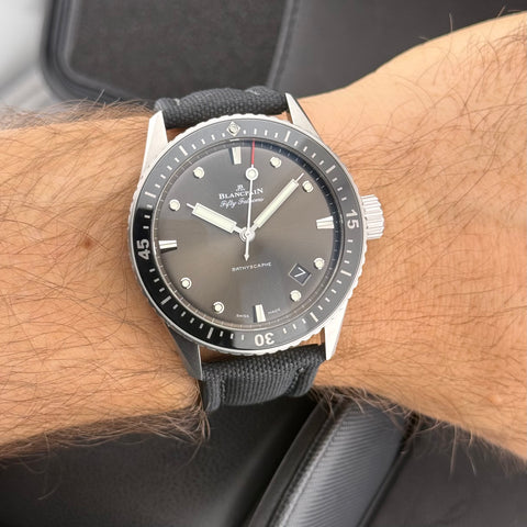 Die Blancpain Fifty Fathoms Bathyscape Ref. 5000-1110-B52A | Full-Set 01/2024 | Unworn | Ungetragen | 43mm | Grey Dial | Top
