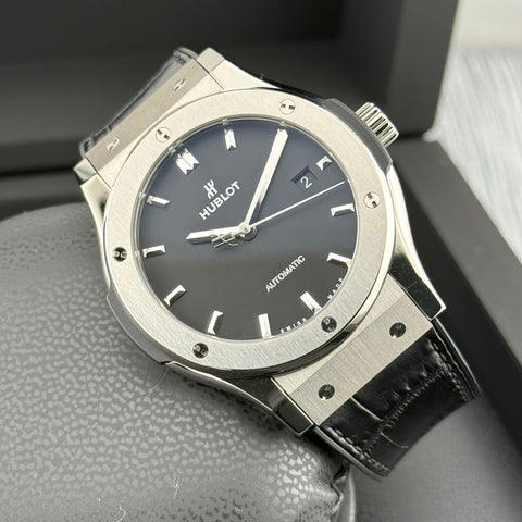Hublot Classic Fusion Ref. 542NX1171LR | Full-Set 09/2021 | Titan | 42mm | Black Dial | Automatic | Top