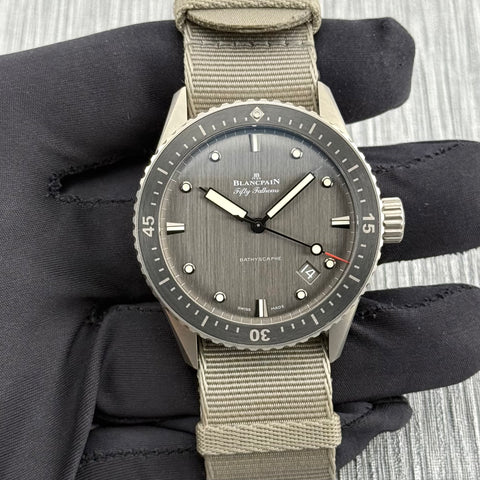 Blancpain Fifty Fathoms Bathyscaphe Ref. 5000-1210-NAGA | Full-Set 2022 | Unworn | 43mm | Titan | Titanium | Top | VIP