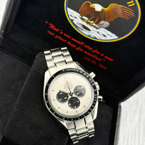 Omega Speedmaster Apollo 11 35th Anniversary Ref. 35693100 | Full-Set 2005 | Serviced 11/2025 | Limited Edition | Panda Dial | 42mm | Handaufzug | Top