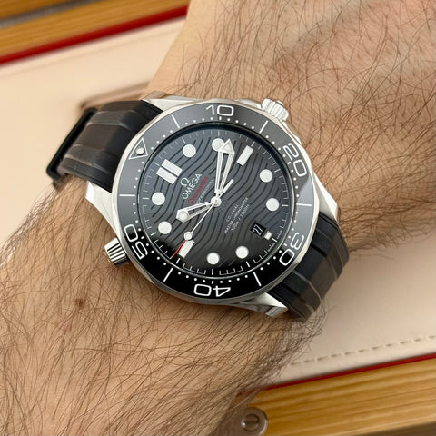Omega Seamaster Diver 300M Ref. 210.32.42.20.01.001 | Full-Set 12/2024 | Unworn | Ungetragen | Automatic | 42mm | Omega Garantie 12/2029
