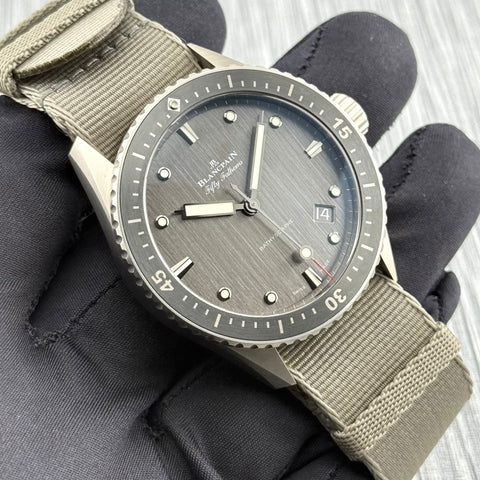 Blancpain Fifty Fathoms Bathyscaphe Ref. 5000-1210-NAGA | Full-Set 2022 | Unworn | 43mm | Titan | Titanium | Top | VIP