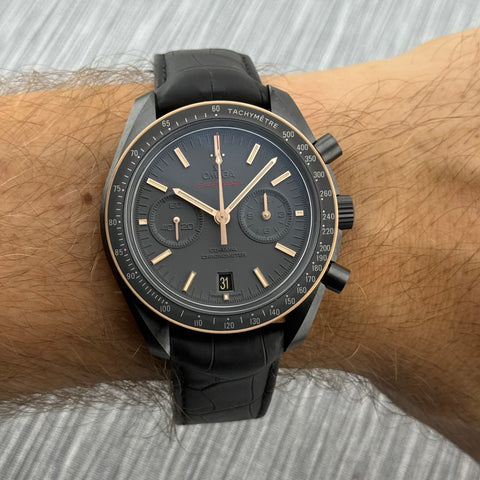 Omega Speedmaster Dark Side of the Moon Sedna Black Ref. 31163445106001 | Full-Set 05/2023 | Omega Garantie 05/2027 | 44.25mm | Keramik | Top | VIP