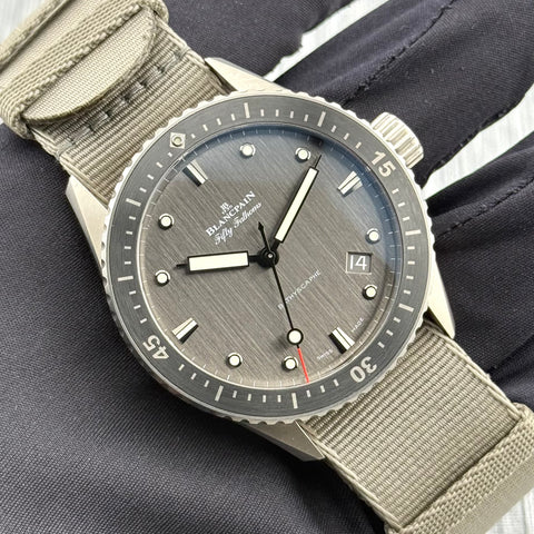 Blancpain Fifty Fathoms Bathyscaphe Ref. 5000-1210-NAGA | Full-Set 2022 | Unworn | 43mm | Titan | Titanium | Top | VIP