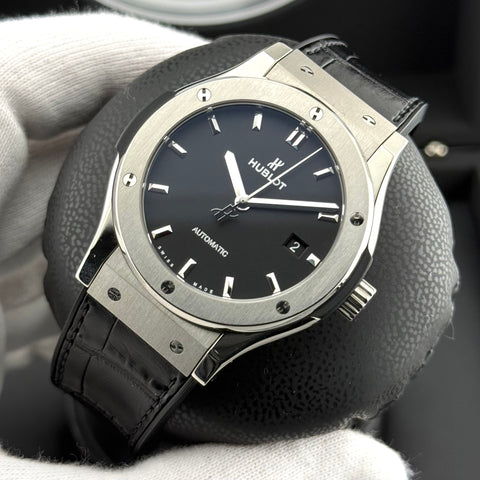 Hublot Classic Fusion Ref. 542NX1171LR | Full-Set 09/2021 | Titan | 42mm | Black Dial | Automatic | Top