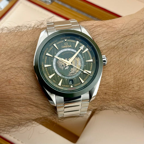 Omega Seamaster Aqua Terra Worldtimer Ref. 22030432210001 | Full-Set 03/2024 | Garantie 03/2029 | Like New | 43mm | Top