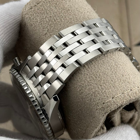 Breitling Navitimer B01 Chronograph 43 Ref. AB0138241G1A1 | Full-Set 04/2023 | Unworn | Ungetragen | Silver Panda Dial | Top