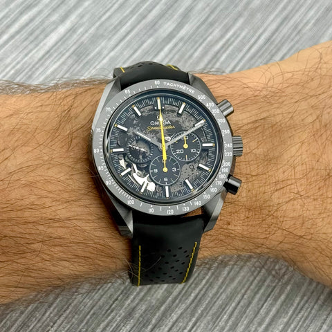 Omega Speedmaster Dark Side of the Moon Apollo 8 Chronograph Ref. 310.92.44.50.01.001 | Full-Set 09/2026 | NEU | Unworn | Keramik | 44.25mm