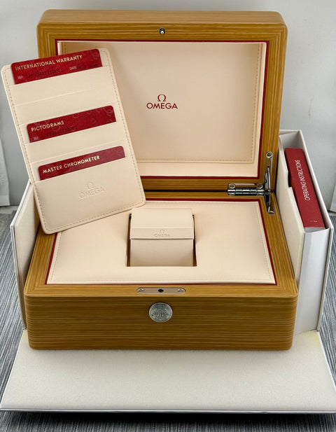 Omega Seamaster Aqua Terra Worldtimer Ref. 22030432210001 | Full-Set 03/2024 | Garantie 03/2029 | Like New | 43mm | Top